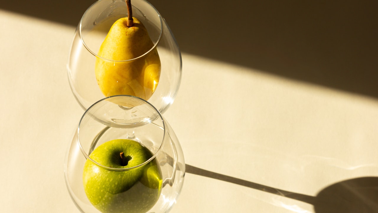 What Are the Pros And Cons Of Pear-Shaped Moissanite Engagement Ring?